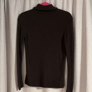 Uniqlo Women's Dark Brown Turtleneck Sweater